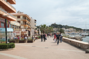 Die Promenade der Stadt Cala Ratjada