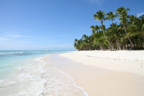 Unvergleich schne Traumstrnde locken in der Dominikanischen Republik wie hier der Strand El Albanico auf Sanoa